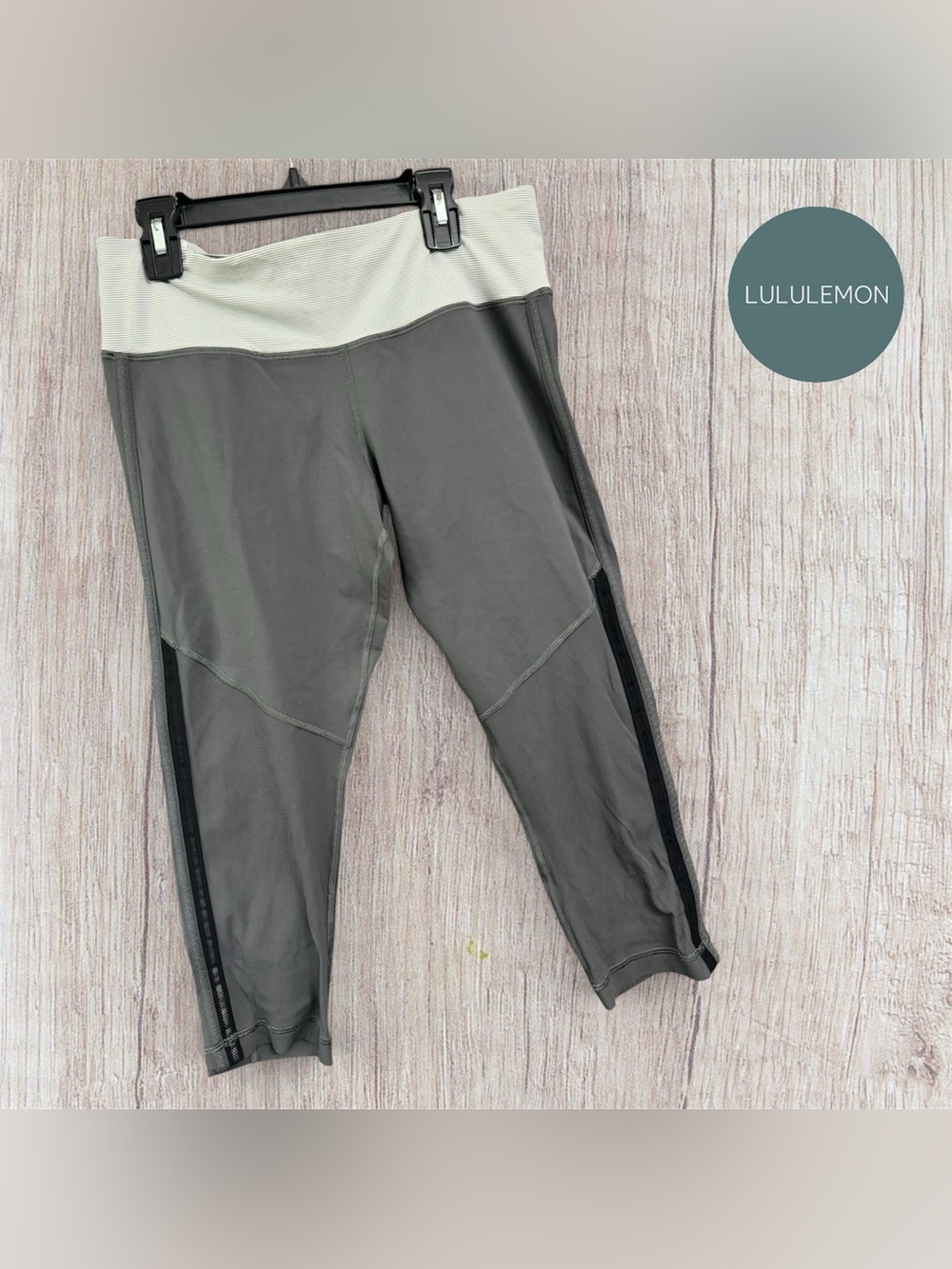 Lululemon Capri Leggings Gray Mesh Panel Zip Pocket Women’s Size 8